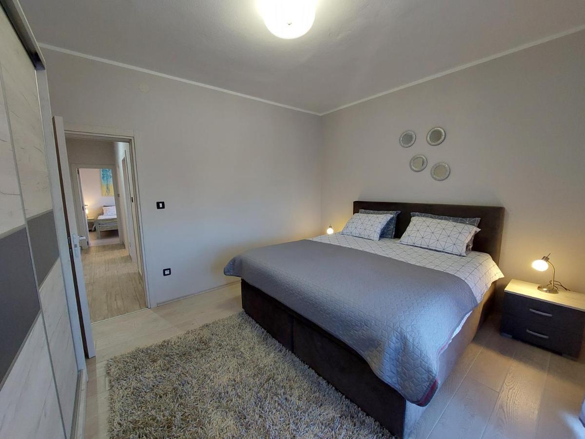 Family Apartment Cathy Galižana エクステリア 写真