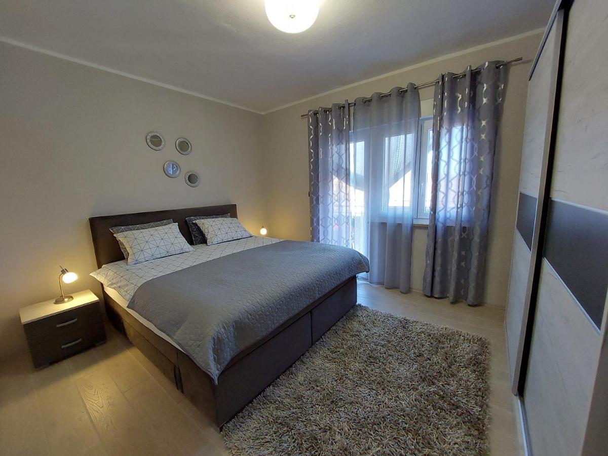 Family Apartment Cathy Galižana エクステリア 写真