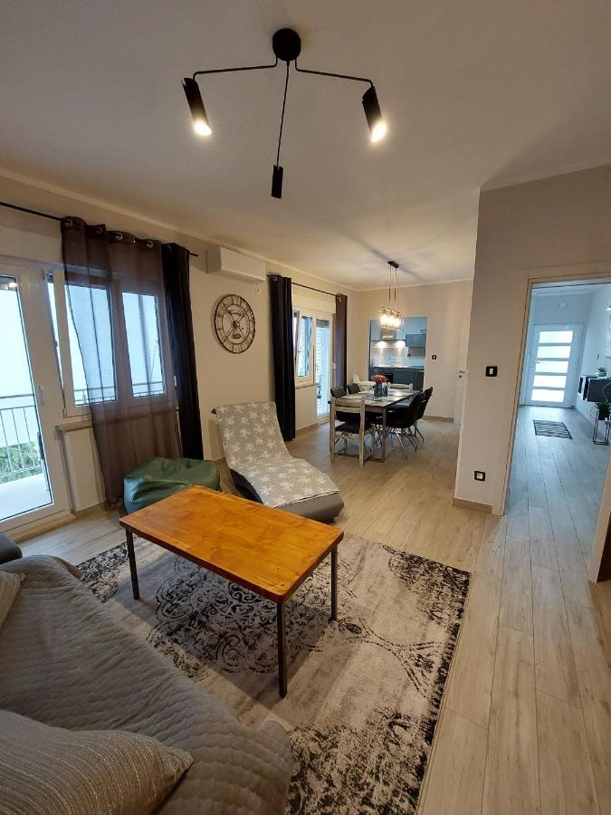 Family Apartment Cathy Galižana エクステリア 写真