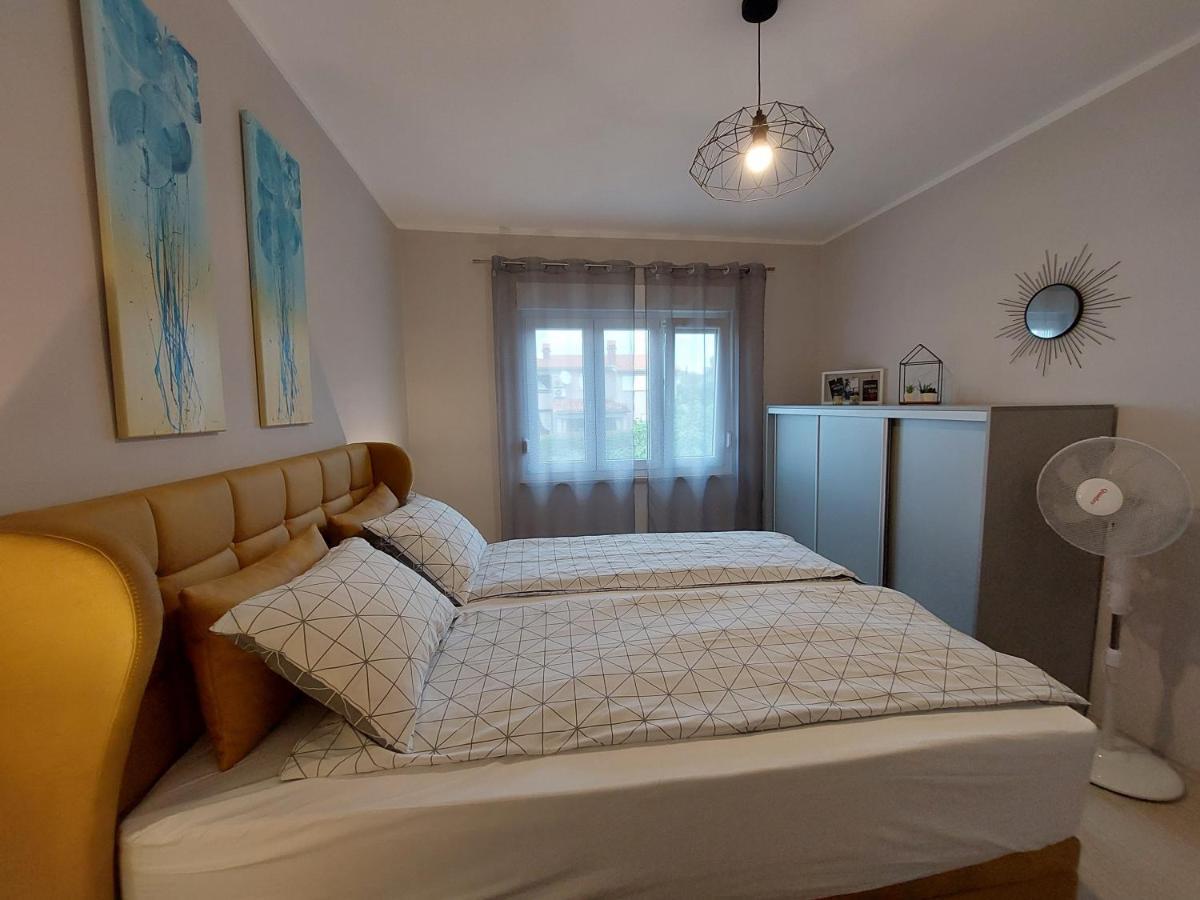 Family Apartment Cathy Galižana エクステリア 写真