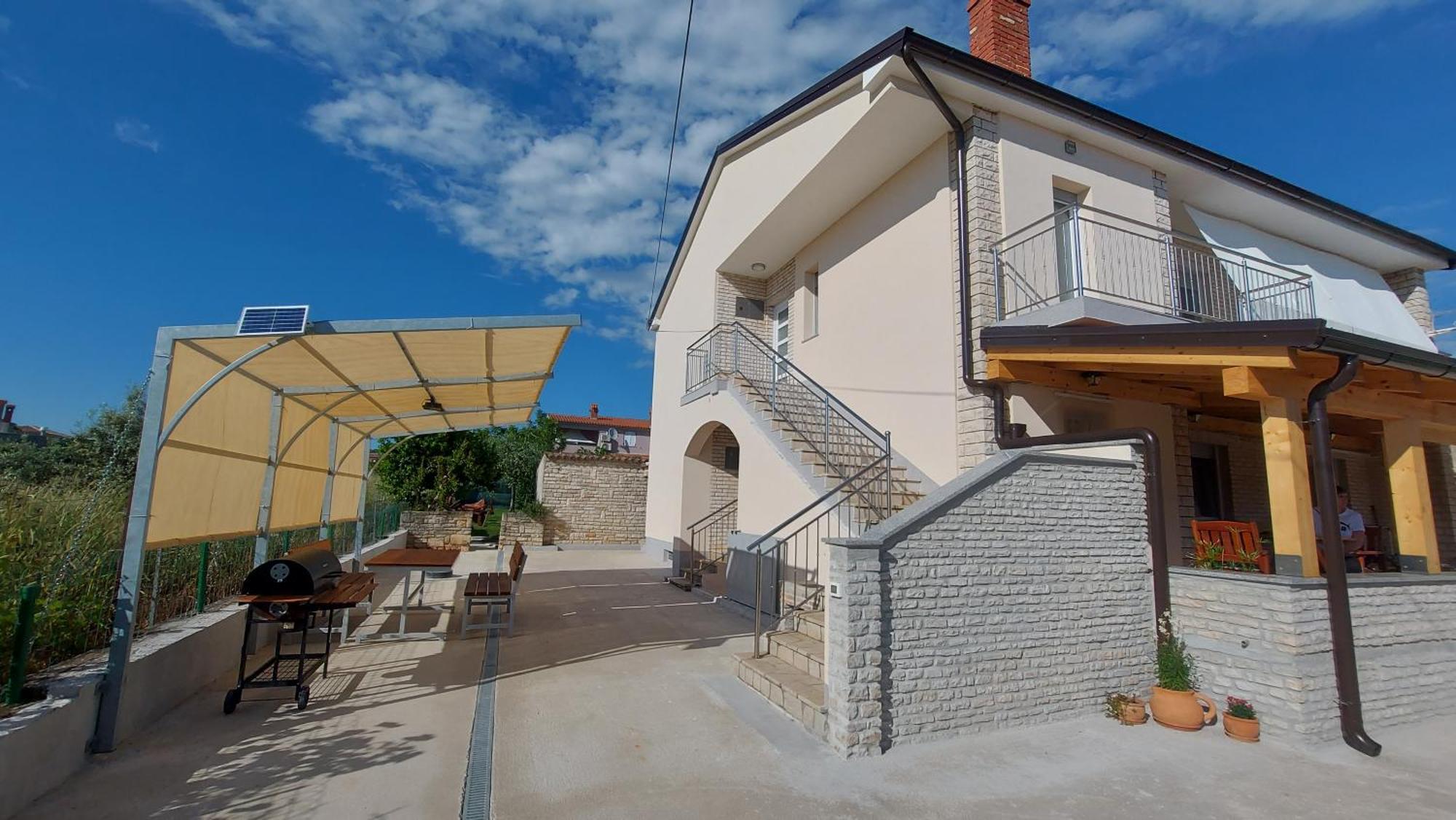 Family Apartment Cathy Galižana エクステリア 写真